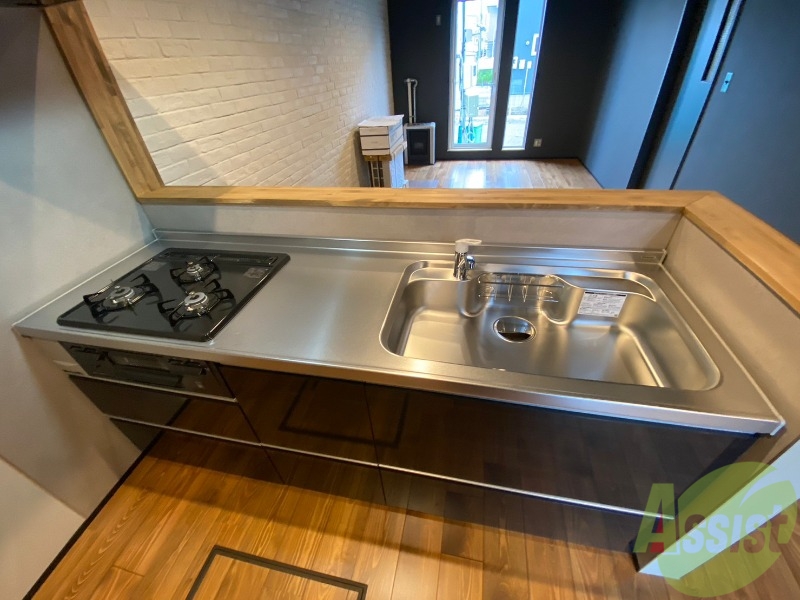 キッチン　３口システムキッチンなので、すぐお料理に使えます！