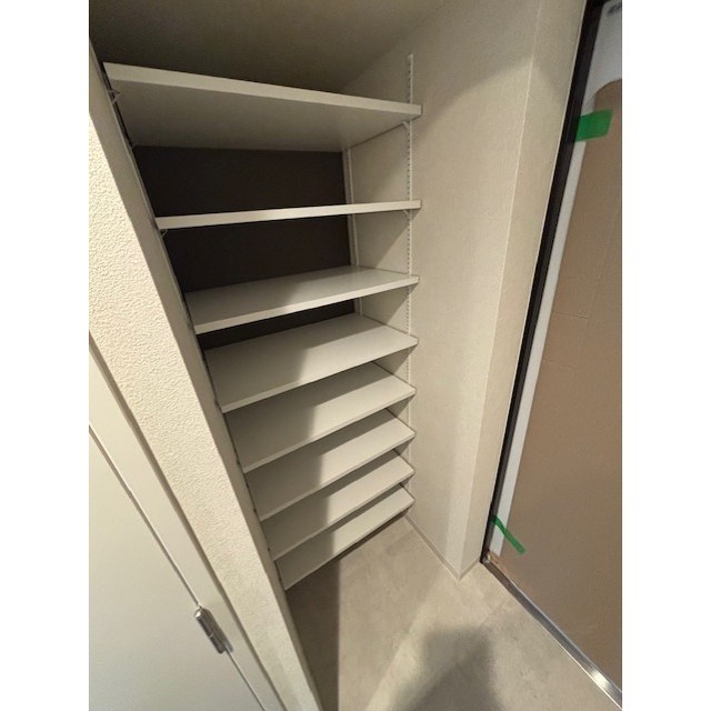 収納　シューズボックス