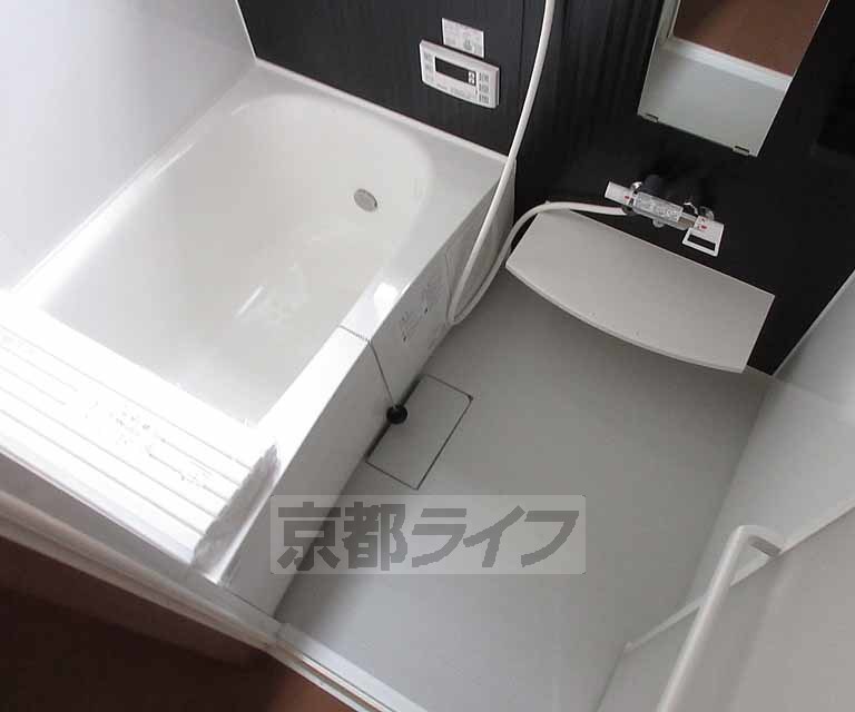 バス・シャワールーム　ゆったりくつろげるバスルームです