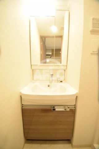 洗面設備　ファステート難波グランプリ　洗面所