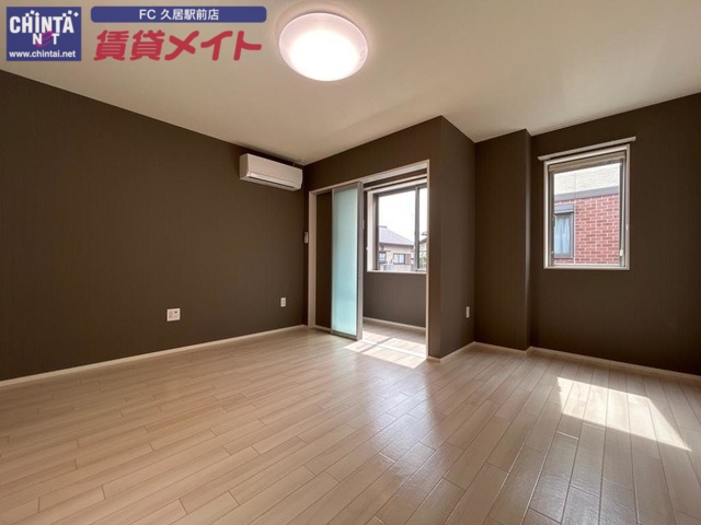 居室・リビング　同型参考写真