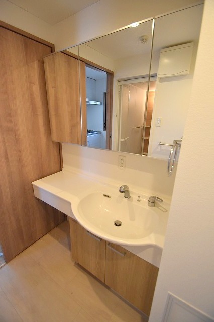 洗面設備　ワイドシャンプードレッサー