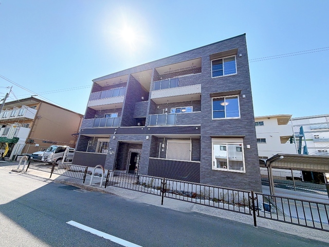 建物外観　建設中