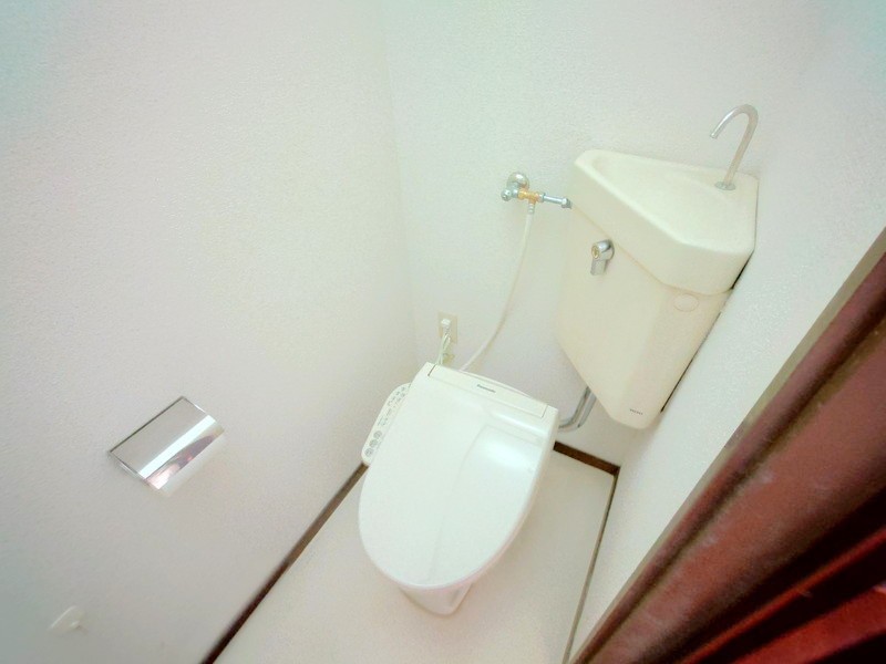 トイレ　温水洗浄便座設置済