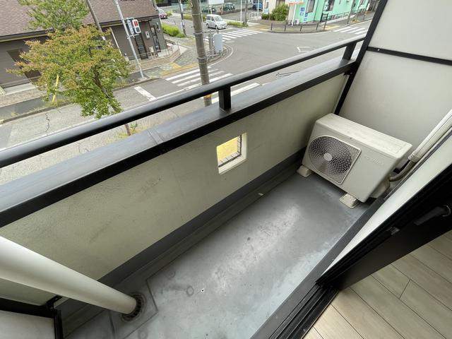バルコニー　南向きで日当たり良好です。