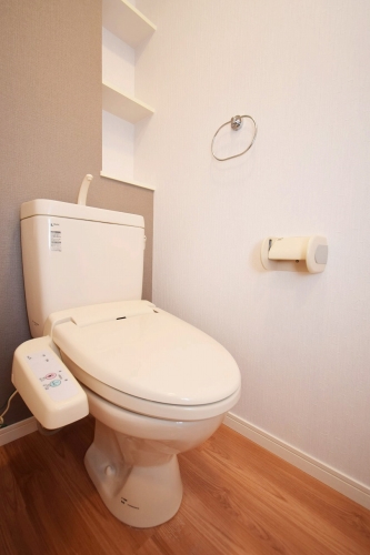 トイレ　※別部屋のため、参考画像となります。
