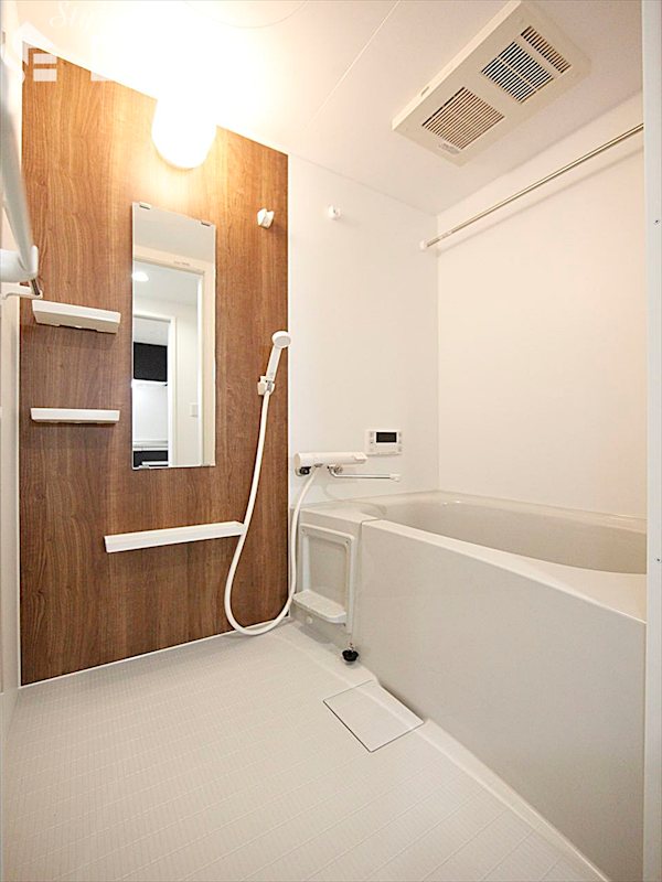 バス・シャワールーム　バスルーム