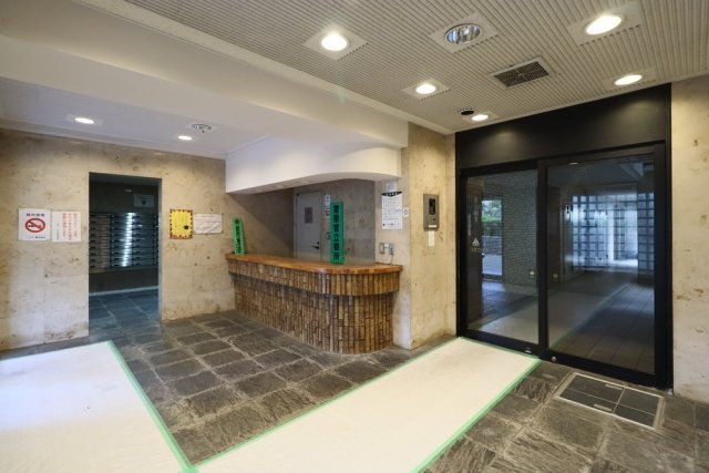 エントランス　建物の内部です