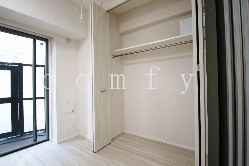 収納　幅のあるクローゼット