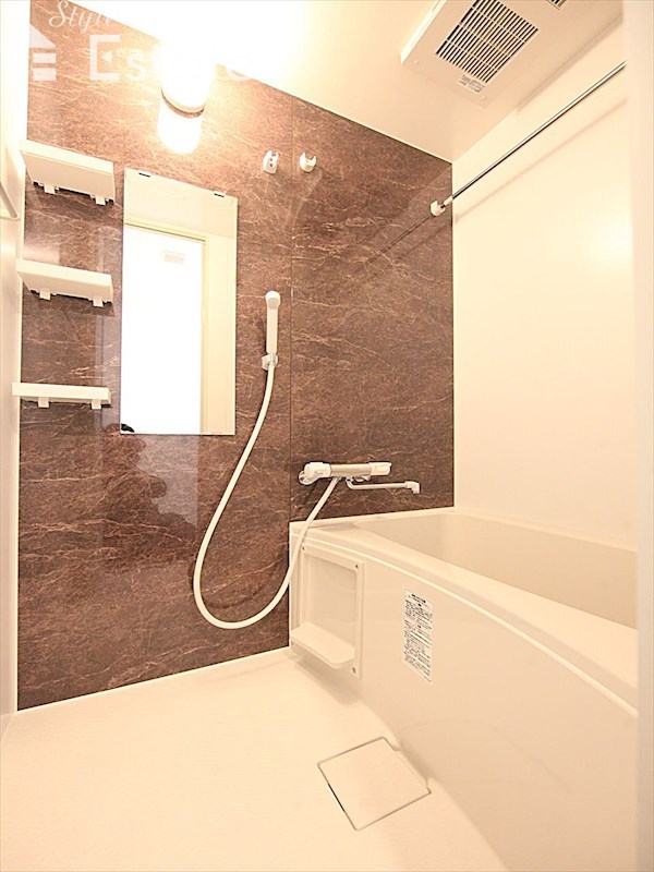 バス・シャワールーム　バスルーム