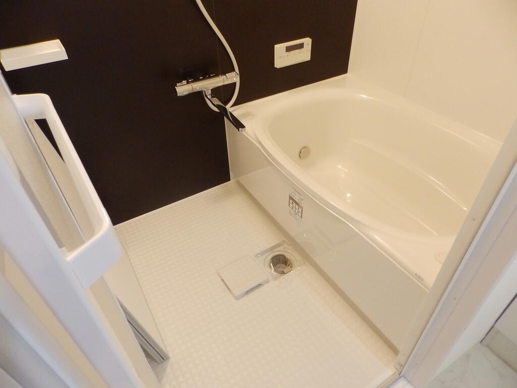 バス・シャワールーム　別号室の参考写真