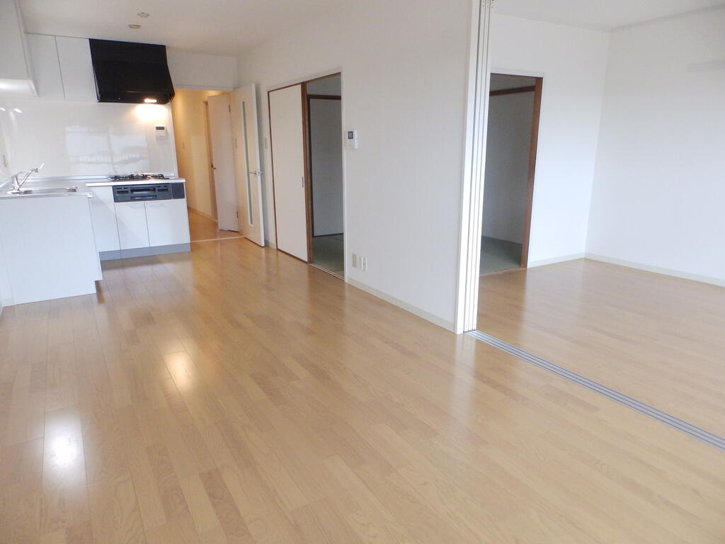 居室・リビング　別号室の参考写真