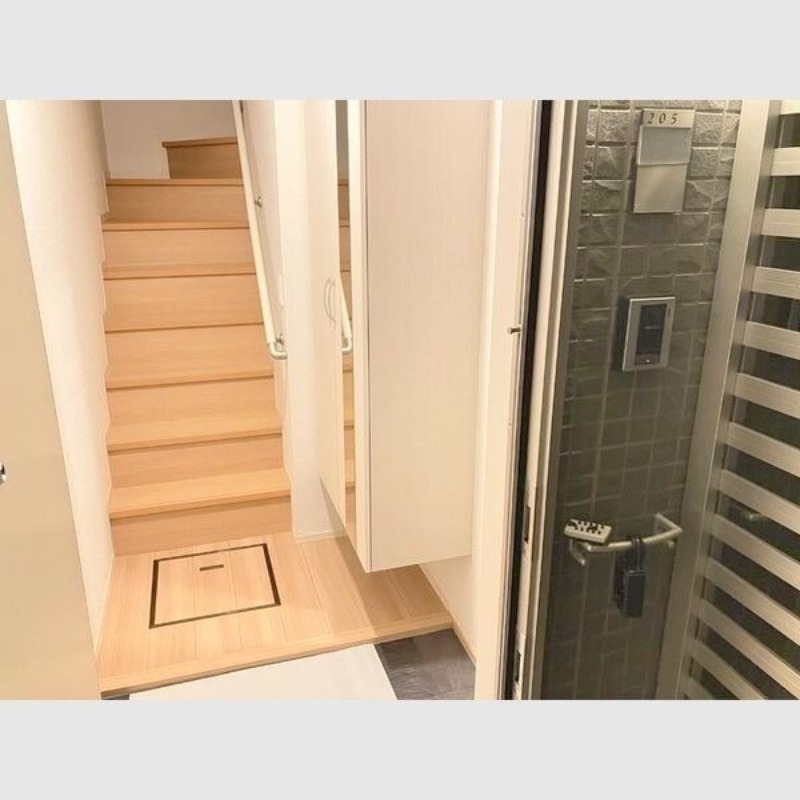 玄関　玄関スペース、シューズボックス付きです♪