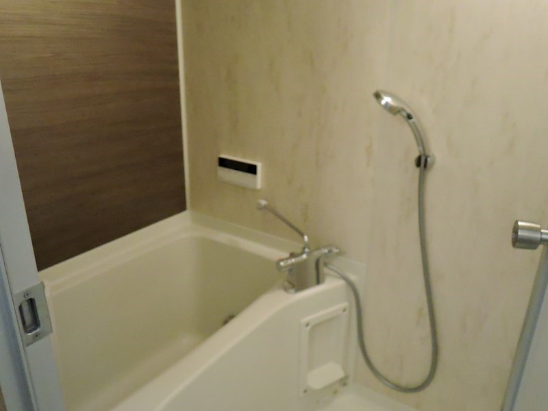 バス・シャワールーム　2017年に給湯器入れ替えています。