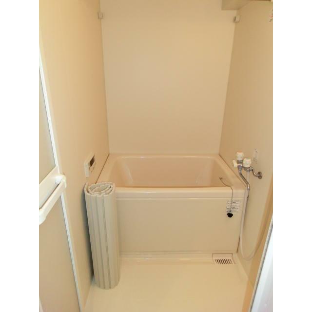 バス・シャワールーム　ご家族や長時間入浴に便利な追い炊き機能付きです♪