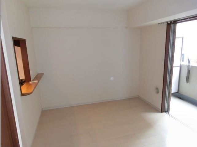 居室・リビング　使いやすい形の為、レイアウトを楽しめます♪