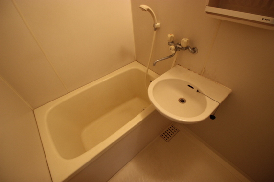 バス・シャワールーム　※別部屋の写真です