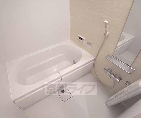 バス・シャワールーム　大きなバスタブ。ワンランク上のお風呂です。