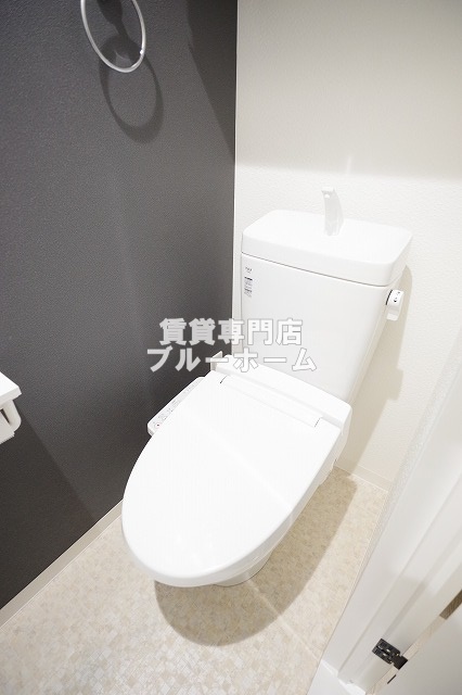 トイレ　温水洗浄便座付きのトイレです！