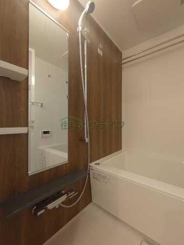 バス・シャワールーム　別部屋の参考写真になります。