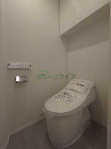 トイレ　別部屋の参考写真になります。