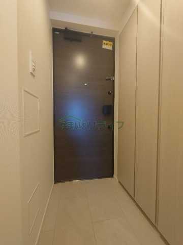 玄関　別部屋の参考写真になります。