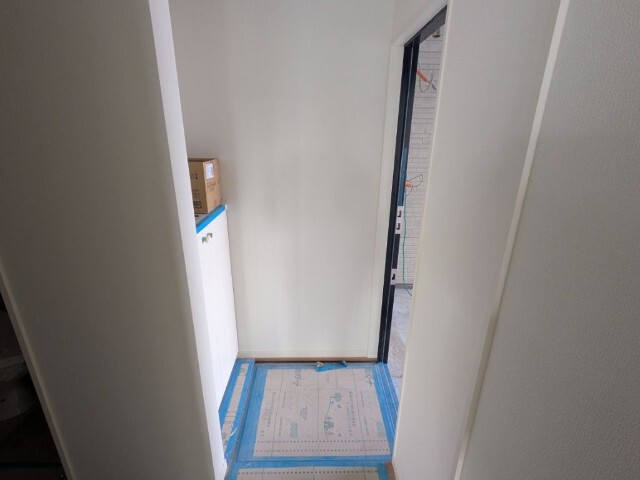 玄関　工事中