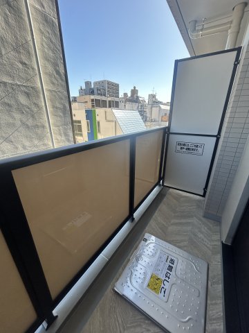 バルコニー　開放的で明るい空間を演出してくれるバルコニーです