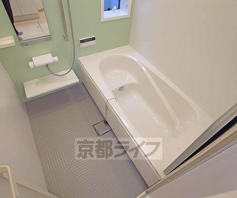 バス・シャワールーム　綺麗なお風呂です。