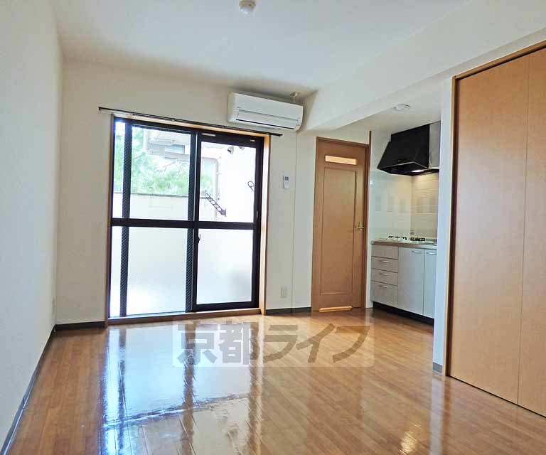 居室・リビング　広々とした室内です。