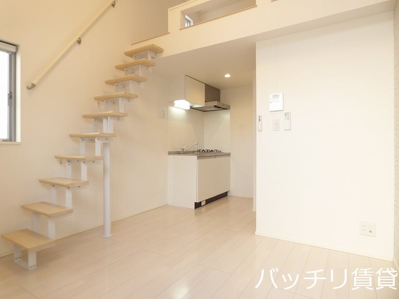 居室・リビング　同型タイプの為、現状を優先致します。