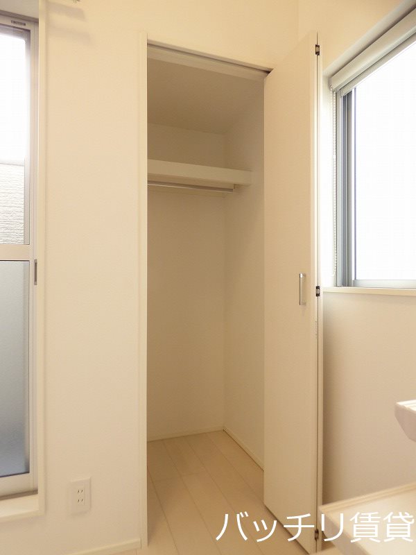 収納　同型タイプの為、現状を優先致します。