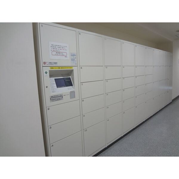 ロビー　宅配ボックス