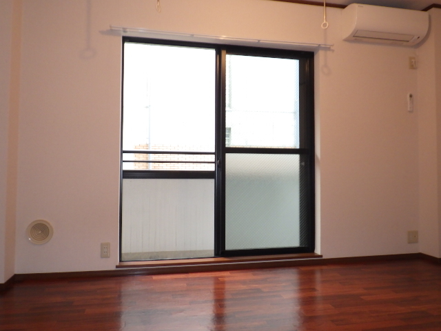 居室・リビング　★キレイなお部屋です★