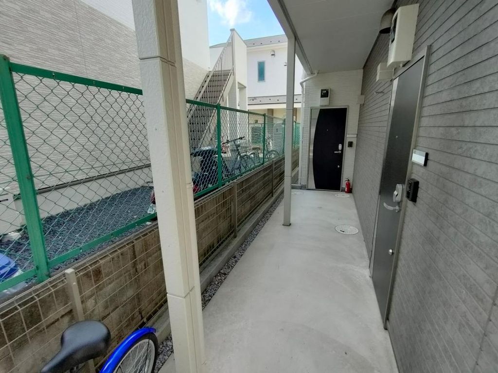 エントランス　バルコニー