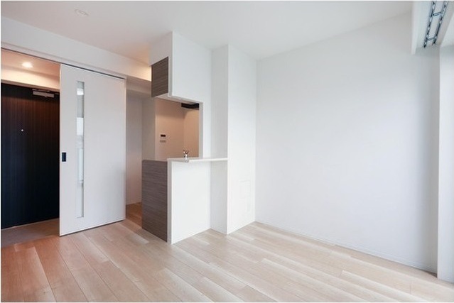 居室・リビング　参考写真（同物件別部屋）