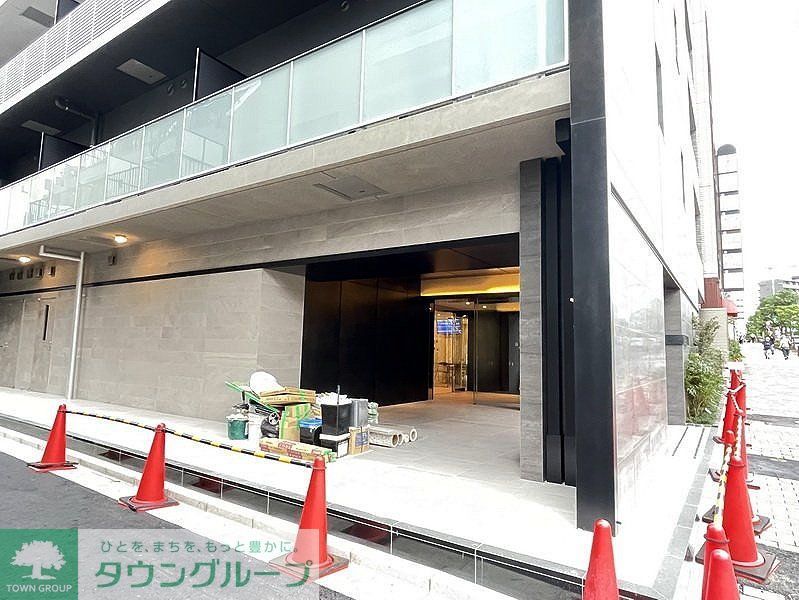 エントランス　タウンハウジングレジデンス事業部　恵比寿店・赤坂店までお問…