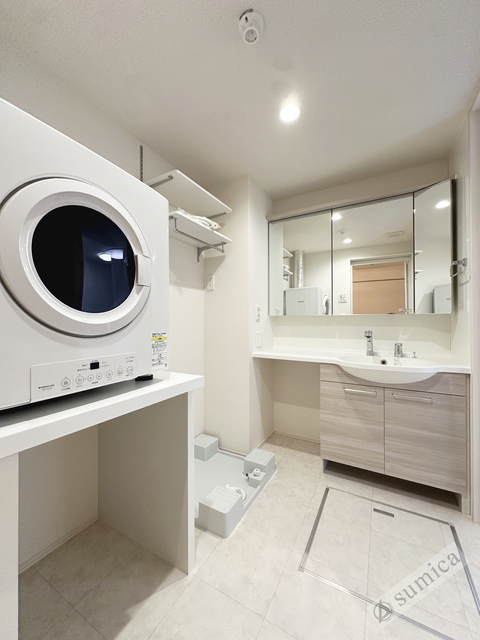 洗面設備　乾太くん（衣類乾燥機）装備♪♪