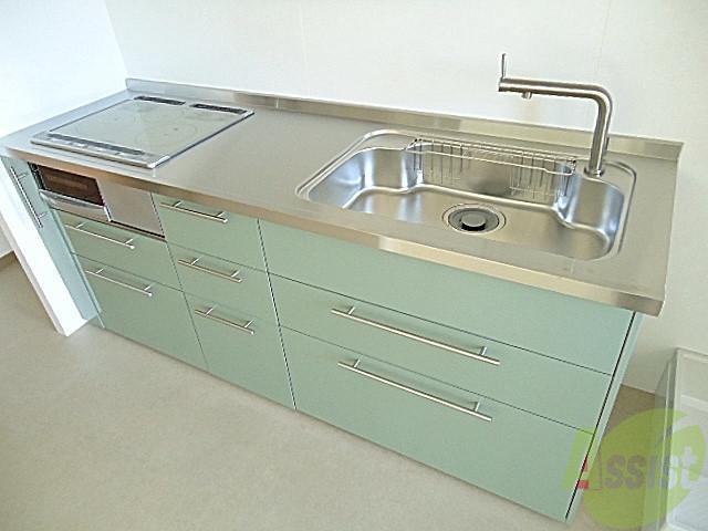 キッチン　システムキッチンのお部屋でお料理の幅も広がります♪