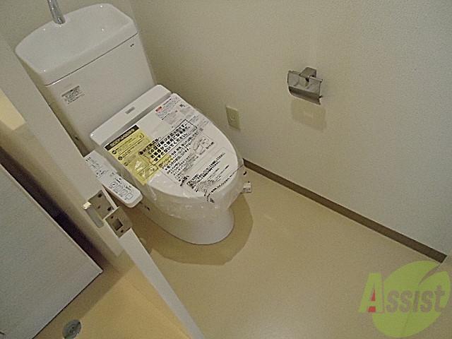 トイレ　ウォシュレット付のトイレがゆったり落ち着けるスペースです♪