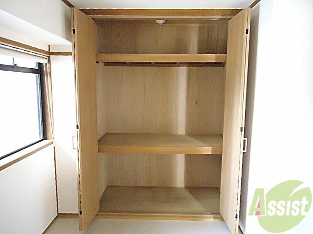 収納　収納は大きく来客用の布団などもすっぽり入りますよね♪