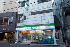 コンビニ　ファミリーマートサンズ向河原駅東店（コンビニ）まで370m