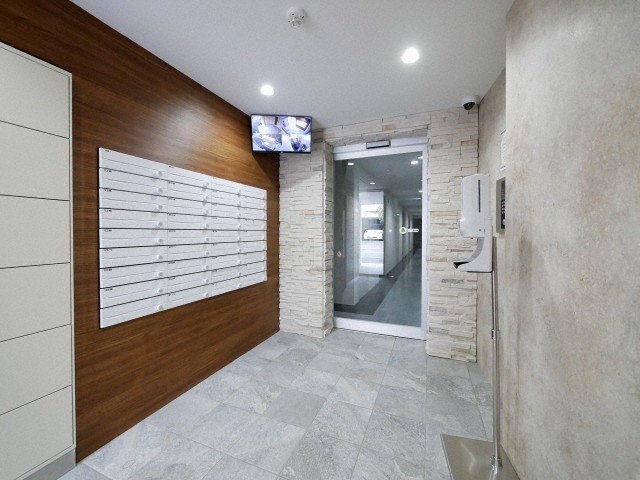 エントランス　☆宅配ボックス完備☆