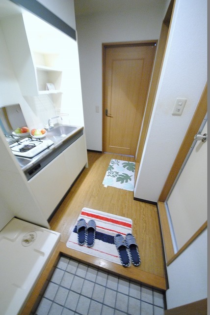 玄関　写真は１１７号室