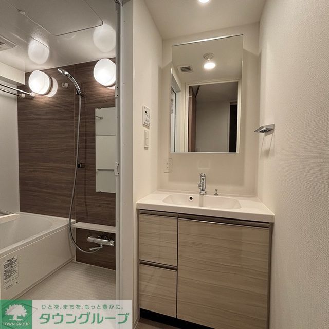 洗面設備　※写真は同タイプ住戸です。