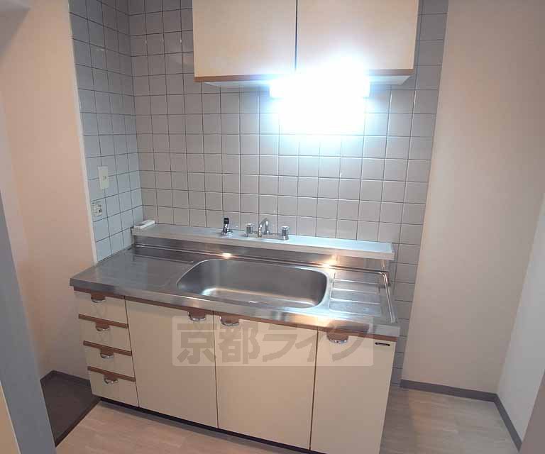 キッチン　広めのキッチン、お料理もしやすいです。