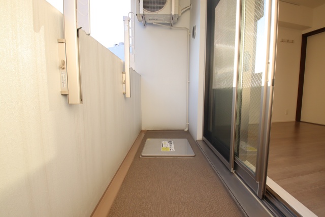 バルコニー　※別室の参考写真の為、現況優先です。