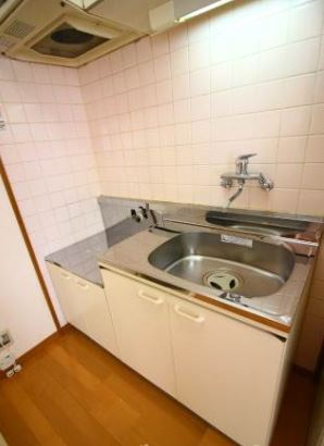 キッチン　コンパクトなキッチンで掃除もラクラク