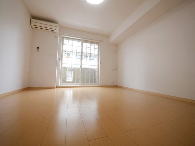 居室・リビング　★明るいリビングフロアの様子★