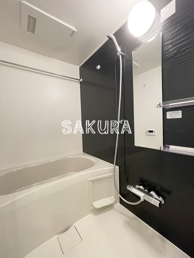 バス・シャワールーム　ご家族や長時間入浴に便利な追い炊き機能付きです♪